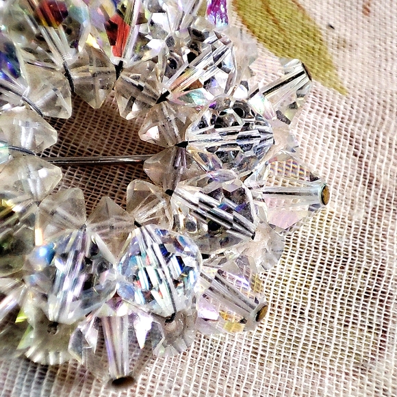 Clear Aurora Borealis Bicone Crystal Large Silver Tone Round Vintage Brooch EUC - Picture 7 of 11